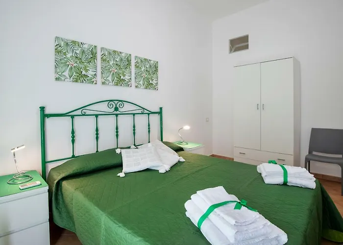 Mare Nostrum 펜션 카스텔라마레델골포